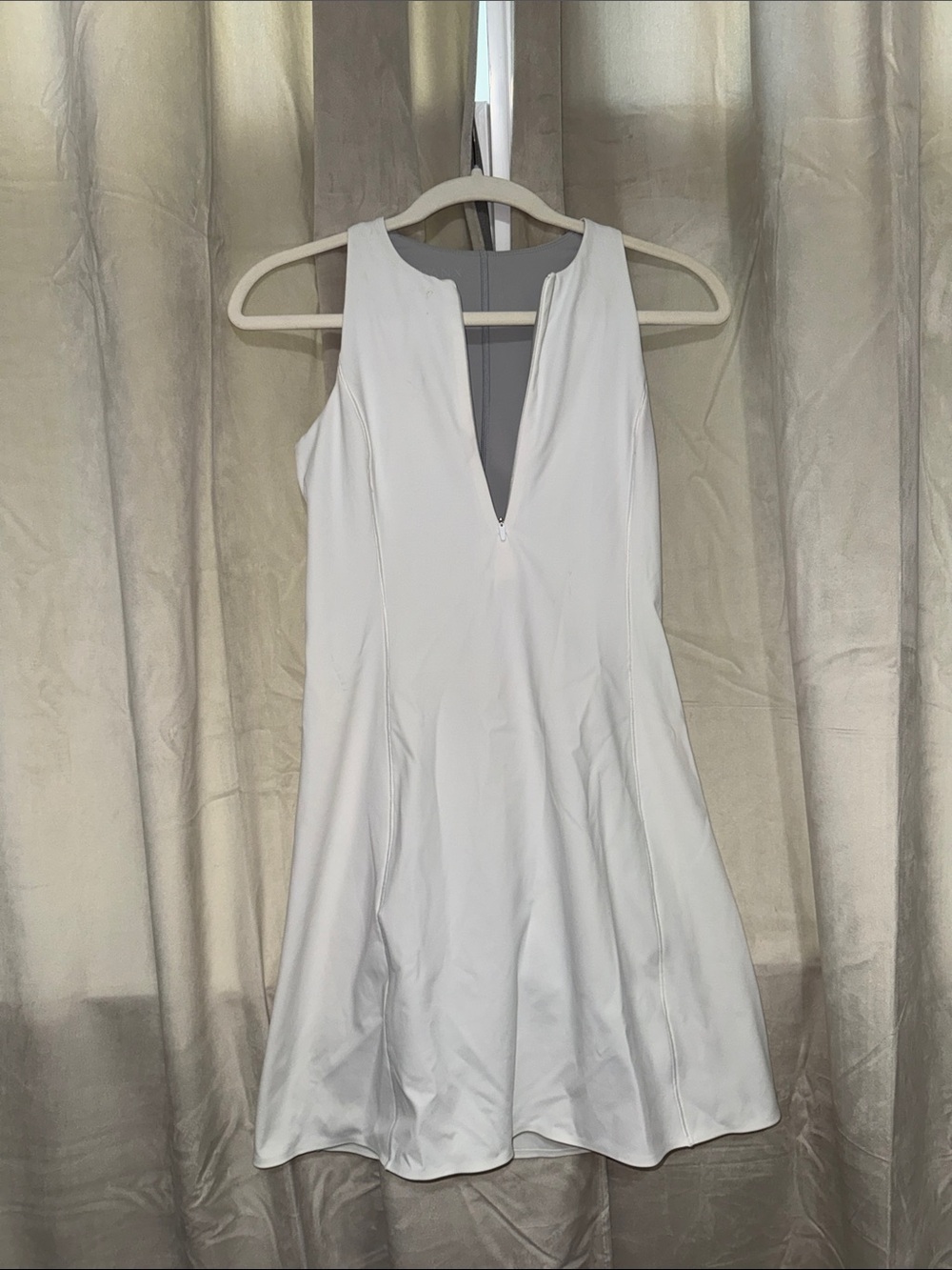 SPANX White Sleeveless V-Neck Fit-and-Flare Golf/Tennis Dress